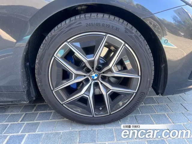 BMW 5 Series — Фото автомобиля 12