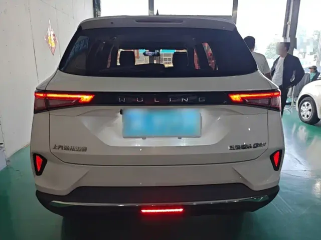 Wuling Asta — Фото автомобиля 5