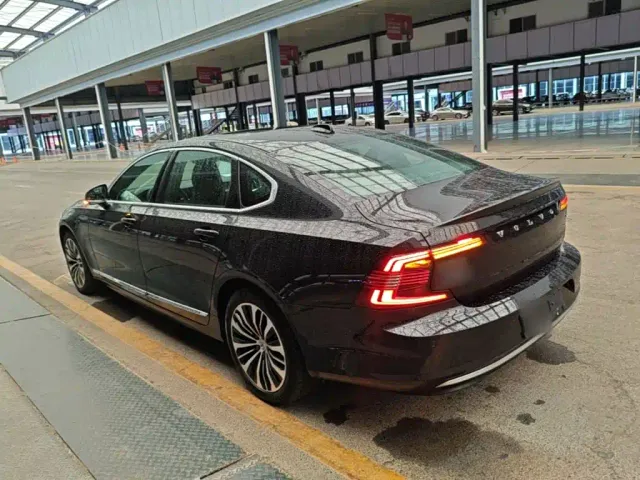 Volvo S90 — Фото автомобиля 4