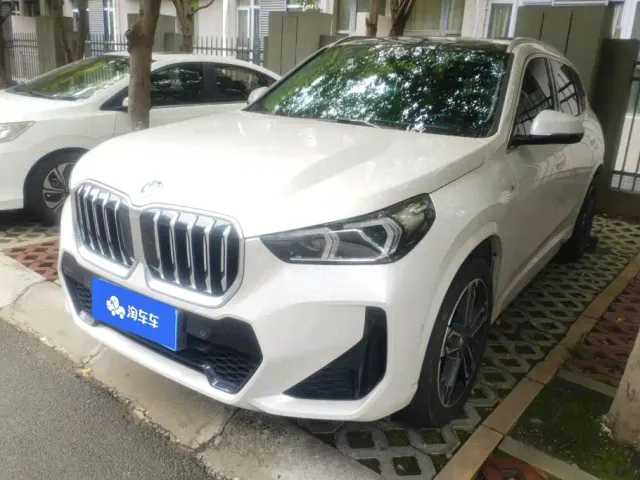 Фотография автомобиля — BMW X1