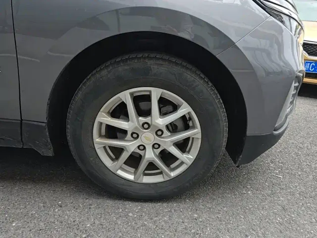 Chevrolet Equinox — Фото автомобиля 24