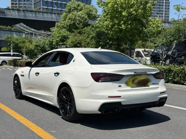 Maserati Quattroporte — Фото автомобиля 4