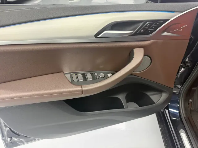 BMW iX3 — Фото автомобиля 13