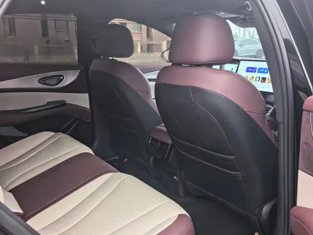 BYD Seal 07 DM-i — Фото автомобиля 7