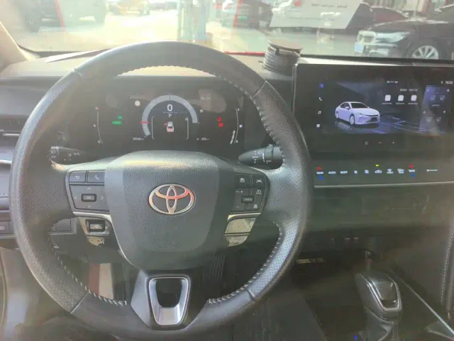 Toyota Camry — Фото автомобиля 2