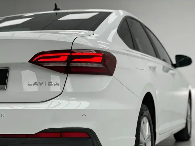 Volkswagen Lavida — Фото автомобиля 15