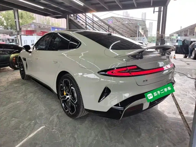 Xiaomi SU7 — Фото автомобиля 4