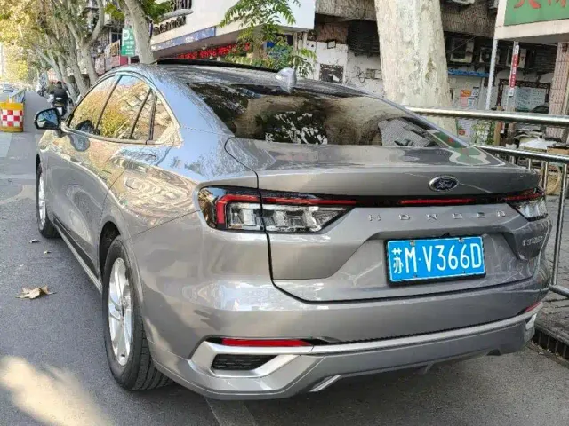 Ford Mondeo — Фото автомобиля 9