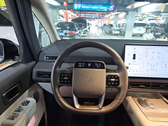 Li Auto MEGA — Фото автомобиля 6