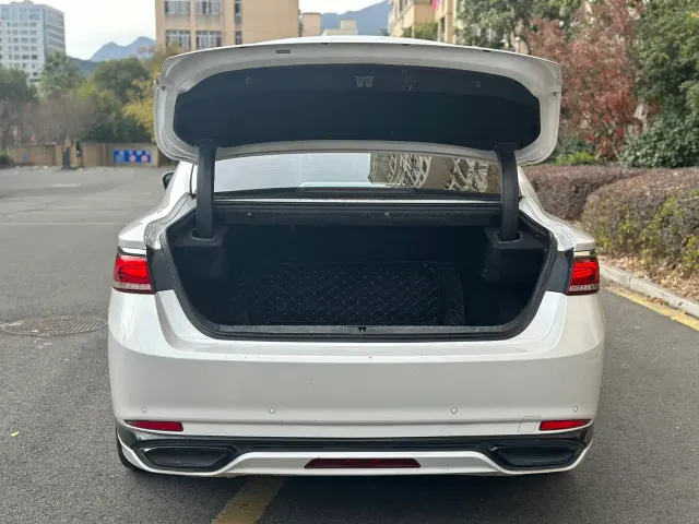 Geely Borui — Фото автомобиля 16
