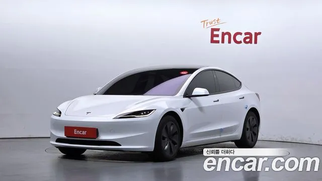 Фотография автомобиля — Tesla Model 3