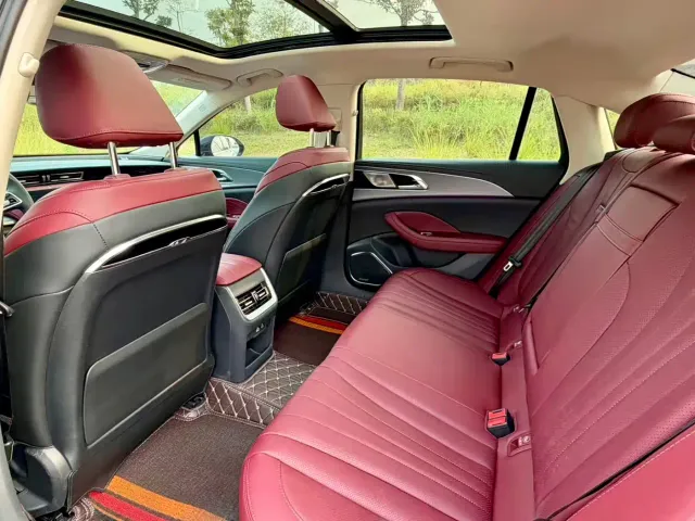 Hongqi H5 — Фото автомобиля 5