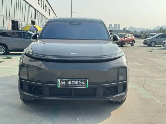 Li Auto L8 — Фото автомобиля 2