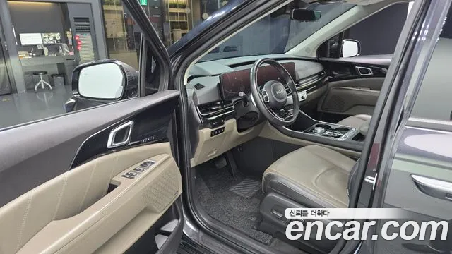 Kia Carnival Generation 4 — Фото автомобиля 10
