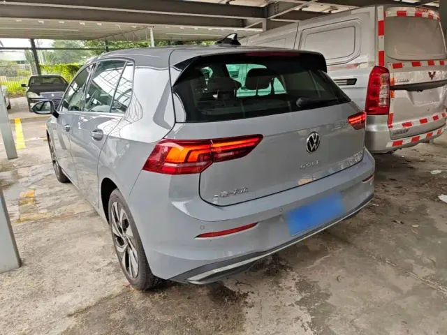 Volkswagen Golf — Фото автомобиля 4