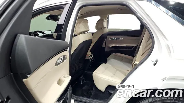 Genesis GV70 — Фото автомобиля 18