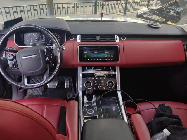 Land Rover Range Rover Sport — Фото автомобиля 12