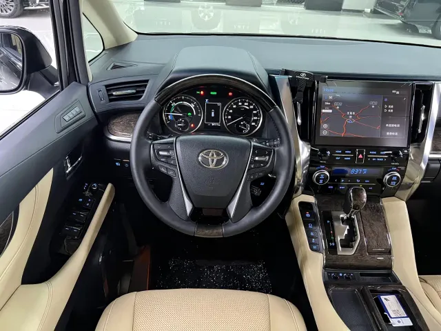 Toyota Vellfire — Фото автомобиля 18