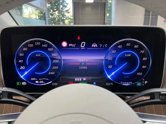 Mercedes-Benz EQE SUV — Фото автомобиля 18