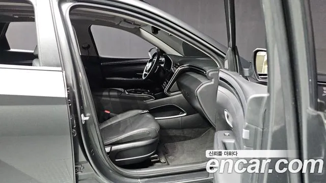 Hyundai Tucson Tucson (NX4) Бензин 1.6 турбо 2WD — Фото автомобиля 17