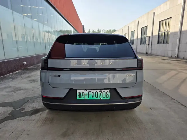 Volvo XC70 Plug-in Hybrid — Фото автомобиля 6