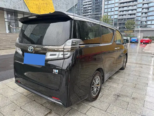 Toyota Vellfire — Фото автомобиля 8
