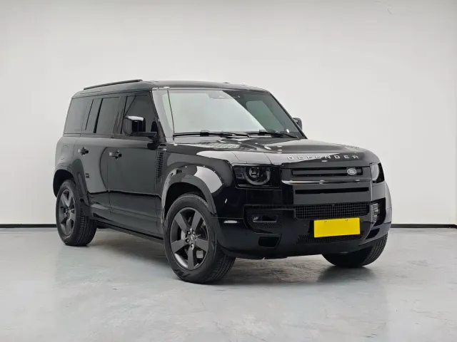 Land Rover Defender — Фото автомобиля 3