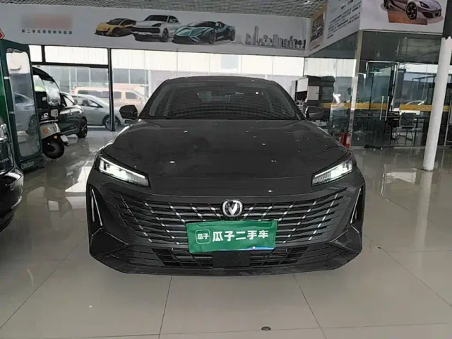 Changan Eado — Фото автомобиля 2