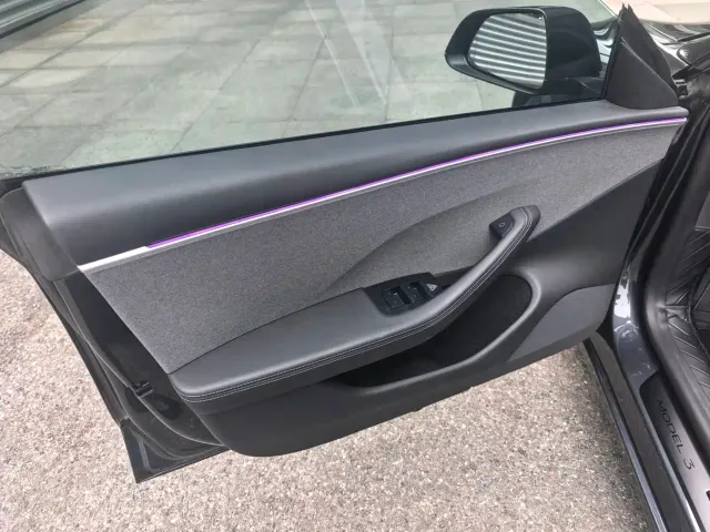 Tesla Model 3 — Фото автомобиля 15