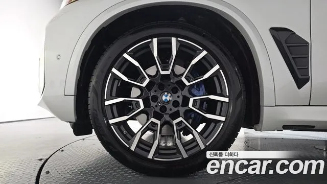 BMW X5 xDrive 40i M Sport — Фото автомобиля 5