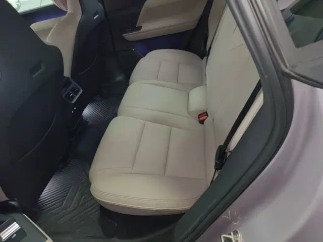 Volvo XC70 Plug-in Hybrid — Фото автомобиля 16
