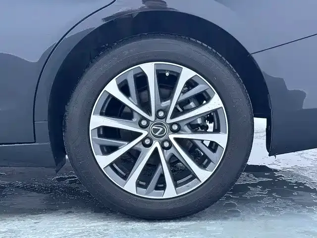 Lexus ES — Фото автомобиля 19