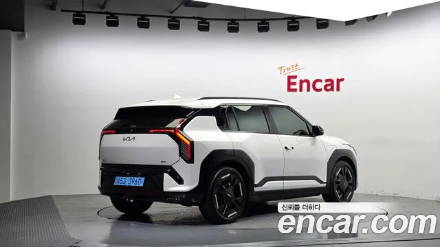 Kia EV3 — Фото автомобиля 2