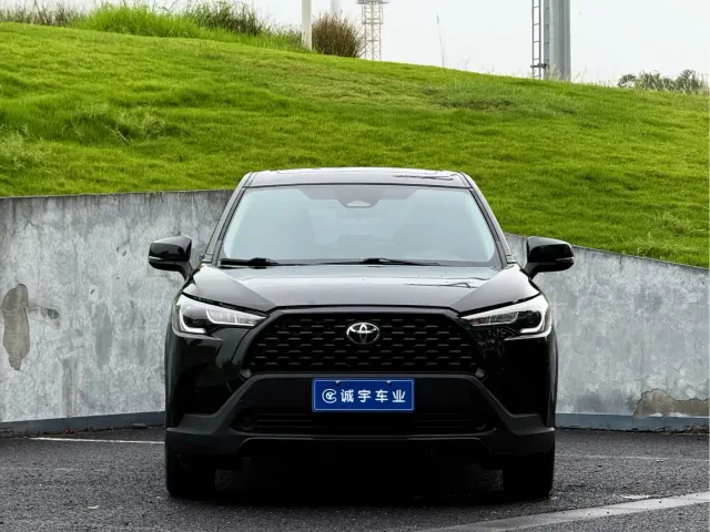 Toyota Corolla Cross — Фото автомобиля 2