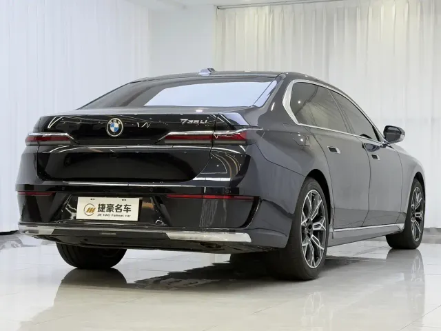 BMW 7 Series — Фото автомобиля 15