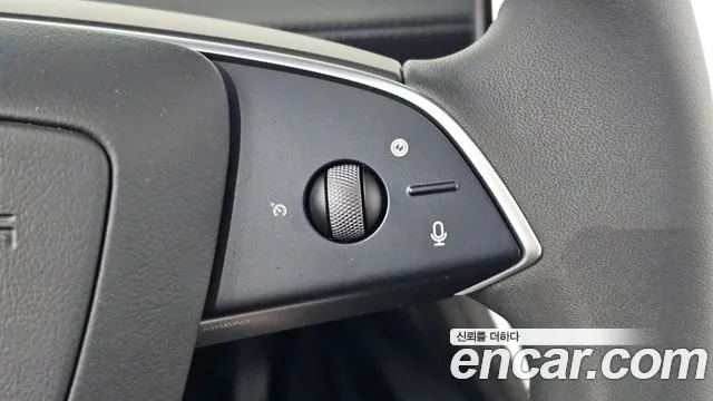 Tesla Model Y — Фото автомобиля 21