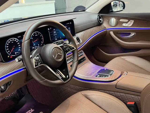 Mercedes-Benz E-Class — Фото автомобиля 8