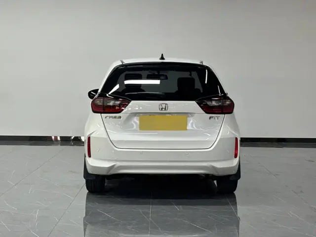 Honda Fit — Фото автомобиля 5