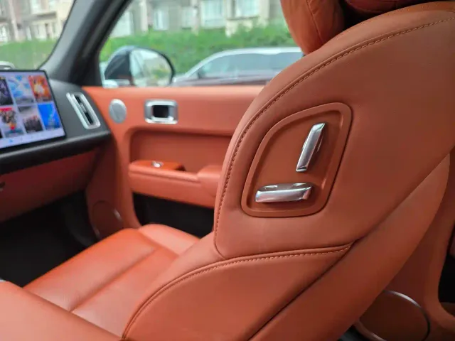 Li Auto L7 — Фото автомобиля 12