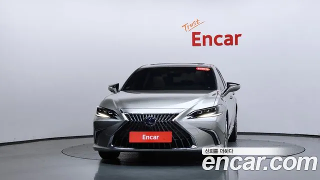 Lexus ES — Фото автомобиля 2