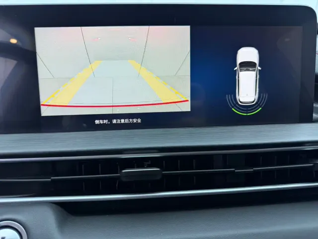 Exeed Exeed Windchaser 2022 Riding the Wind and Waves Edition 1.5T CVT Lucky Peanut Version — Фото автомобиля 9