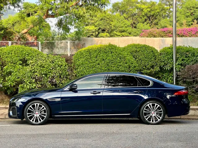 Jaguar XFL — Фото автомобиля 5