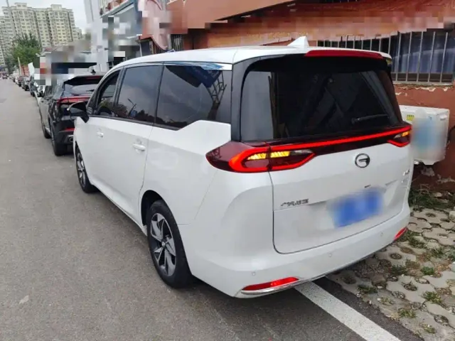 GAC Trumpchi M6 — Фото автомобиля 4