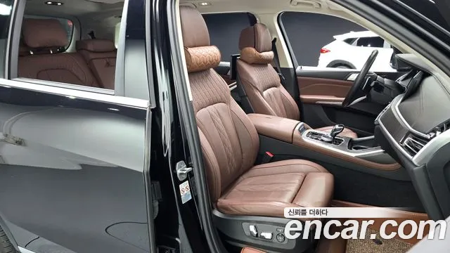 BMW X7 — Фото автомобиля 10