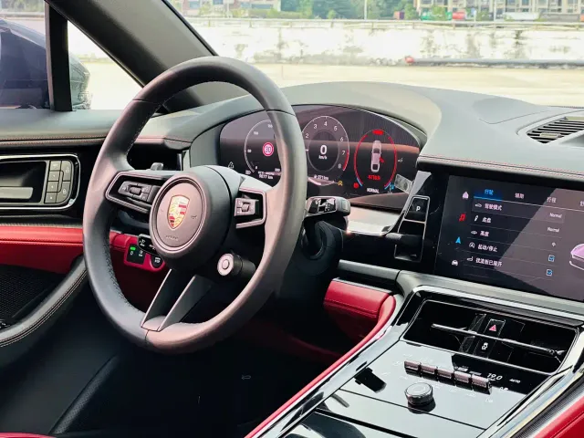 Porsche Panamera — Фото автомобиля 9