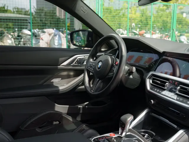 BMW M4 — Фото автомобиля 12