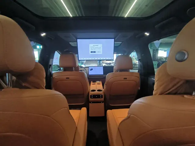 Li Auto i8 — Фото автомобиля 9