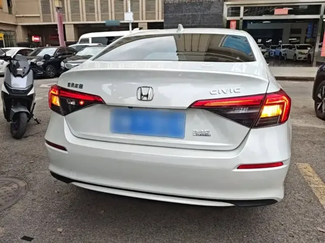 Honda Civic — Фото автомобиля 5