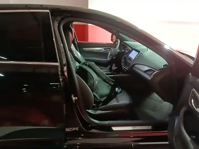 Cadillac CT5 — Фото автомобиля 24