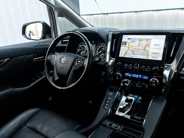 Toyota Vellfire — Фото автомобиля 27